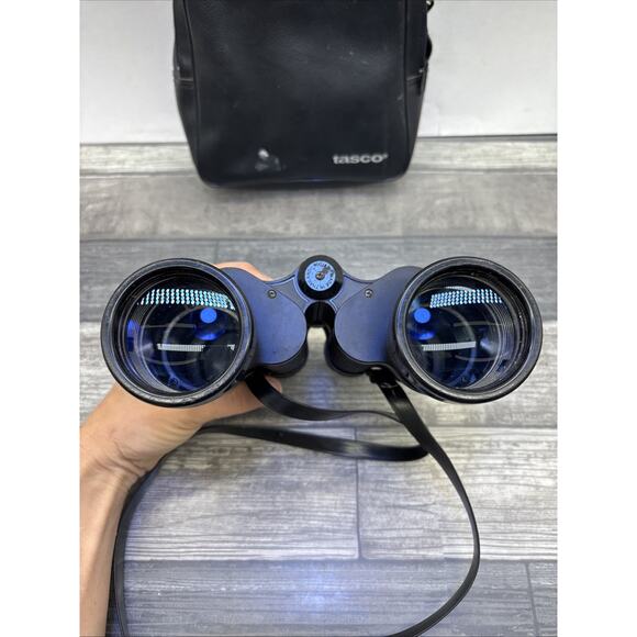 Tasco 20x50MM Wide Angle Binoculars with Fully Coated Optics 183ft/1000yds {8} - Picture 7 of 12